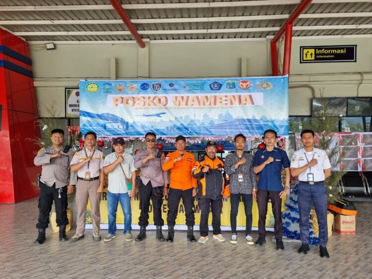 Polres Jayawijaya Amankan Aktivitas Penumpang di Bandara Wamena Selama Operasi Lilin Cartenz 2025