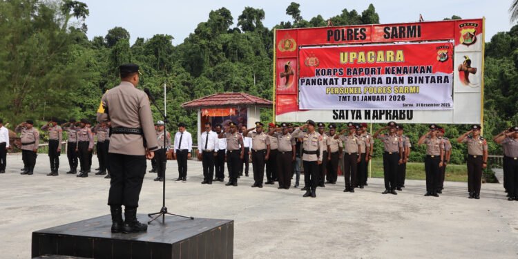 37 Personel Polres Sarmi Naik Pangkat, Kapolres Tekankan Tanggung Jawab dan Profesionalisme