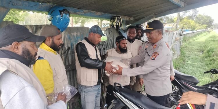 Polres Jayawijaya Sambangi Pangkalan Ojek