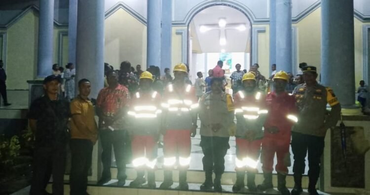 Pengamanan Ibadah Malam Akhir Tahun 2025 di Gereja GKI Effata Kasonawrja