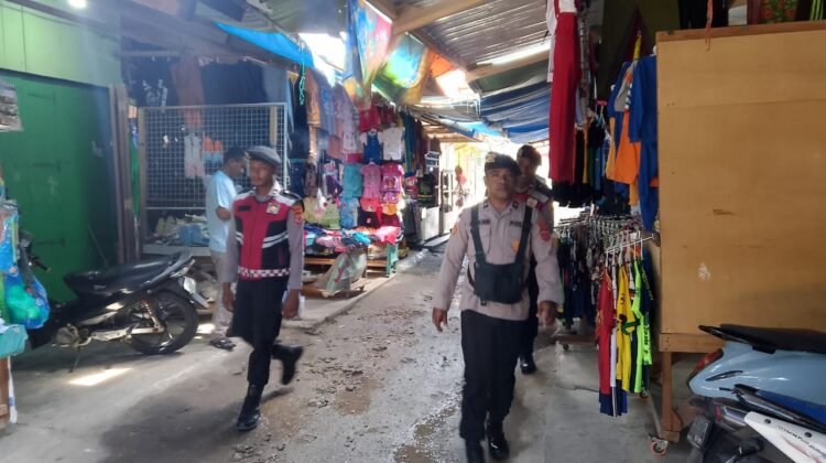 Sat Samapta Polres Sarmi Laksanakan Giat patroli dialogis di Pasar Sentral Mararena