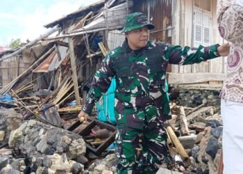 Rumah Warga Ambruk Diterjang Angin Kencang, Dandim 1310/Bitung Turun Langsung Tinjau Lokasi dan Berikan Bantuan