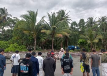 Kapolsek Bonggo Bersama Relawan dan Keluarga Terus Lanjutkan Pencarian Korban Tenggelam