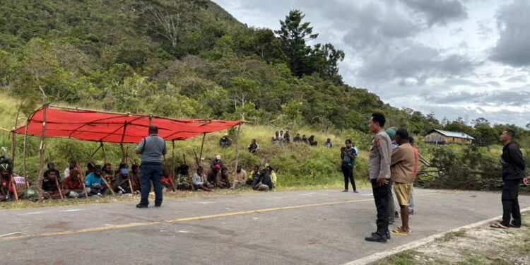 Polres Jayawijaya Kawal Dialog Pemalangan, Jalan Trans Wamena-Tolikara Kembali Dibuka