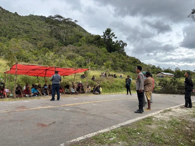 Polres Jayawijaya Kawal Dialog Pemalangan, Jalan Trans Wamena-Tolikara Kembali Dibuka
