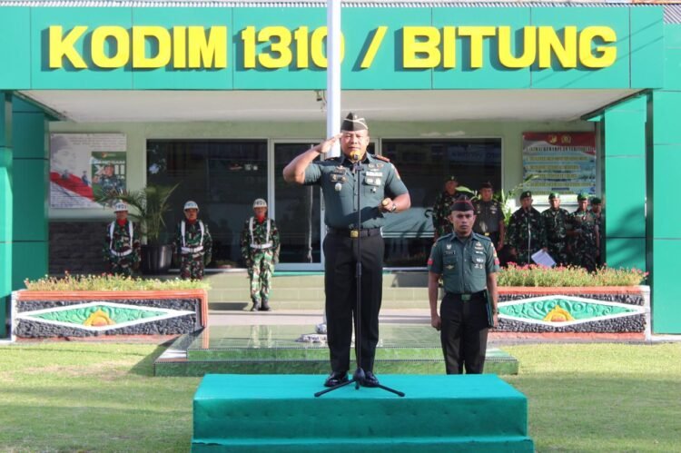 Pimpin Upacara 17-an dan Jam Komandan, Dandim 1310/Bitung Ingatkan Pam Personel dan Bijak Menggunakan Medsos