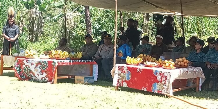 Polsek Asologaima Hadir dan Amankan Panen Raya Ubi Jalar di Wamena