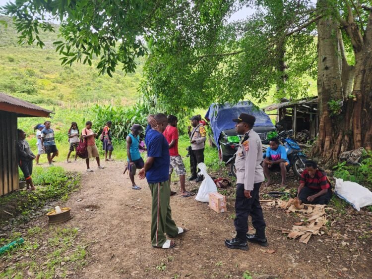 Polsek Kurulu Laksanakan Panen Jagung Program Ketahanan Pangan Kuartal III