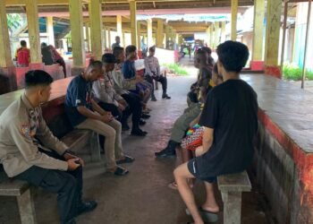 Sat Binmas Polres Sarmi Sosialisasikan FKPM dan Pos Kamling di Pasar Sentral Mararena