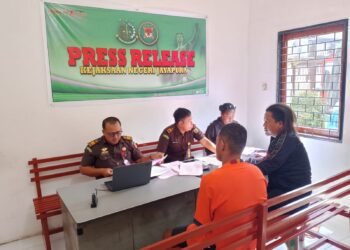 Satresnarkoba Polres Sarmi Serahkan Tiga Tersangka Beserta Barang Bukti ke Kejaksaan Negeri Jayapura