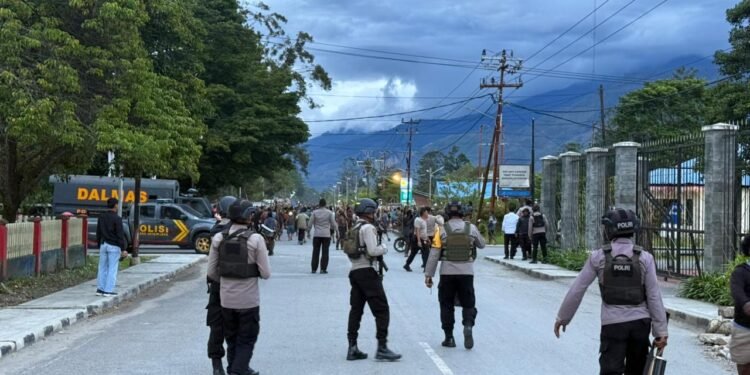 Aksi Saling Serang Antar Kelompok Masyarakat di Wamena Berhasil Dilerai Aparat Kepolisian