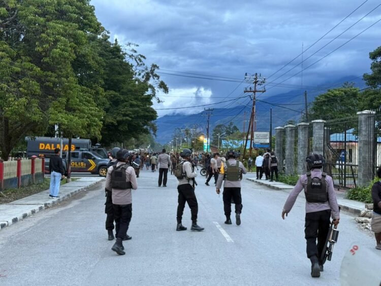 Aksi Saling Serang Antar Kelompok Masyarakat di Wamena Berhasil Dilerai Aparat Kepolisian