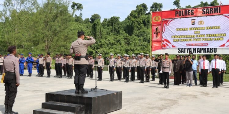 Kapolres Sarmi Pimpin Upacara Kesadaran Nasional dan Penganugerahan Tanda Kehormatan Satyalancana