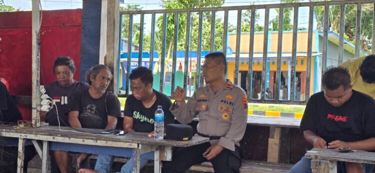 Bhabinkamtibmas Kelurahan Mararena, Sampaikan Imbauan Kamtibmas Kepada Sopir Rental Sarmi-Jayapura