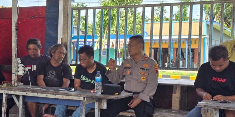 Bhabinkamtibmas Kelurahan Mararena, Sampaikan Imbauan Kamtibmas Kepada Sopir Rental Sarmi-Jayapura