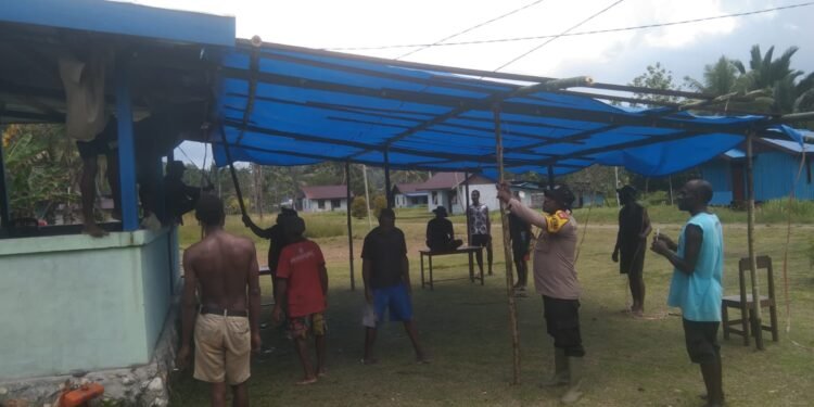 Wujud Kepedulian Polri, Polsek Tor Atas Laksanakan Bantuan Duka di Kampung Seser