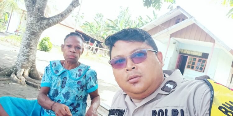 Sambangi Mama-Mama Kampung, Bhabinkamtibmas Mafen Tor Perkuat Kamtibmas