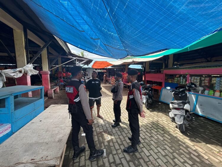 Jaga Kondusivitas Pasar, Sat Samapta Polres Sarmi Turun Langsung ke Mararena