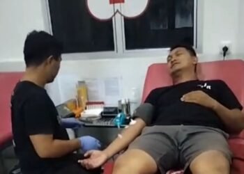 Wujud Kepedulian dan Rasa Kemanusiaan, Anggota Kodim 1310/Bitung Bantu Donorkan Darah Untuk Ibu Yang Akan Melahirkan