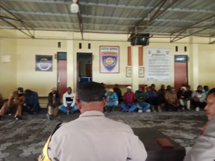 Sat Binmas Polres Jayawijaya Fasilitasi Mediasi Kasus Pembunuhan di Wamena