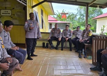 Perkuat Peran Bhabinkamtibmas, Sat Binmas Polres Sarmi Gelar Anev di Polsek Pantai Barat