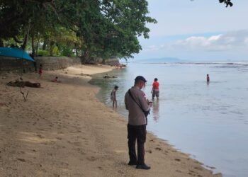 Satpolairud polres sarmi laksanakan pengamanan dan pemantauan serta himbauan keselamatan