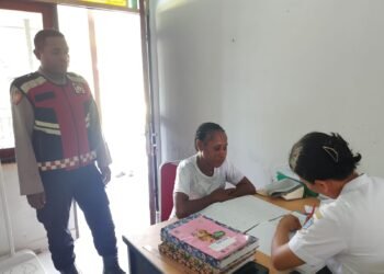 Polsek Tor Atas Gelar Patroli Dialogis, Sambangi Puskesmas Samanente