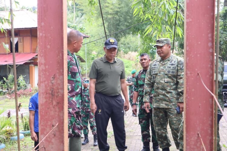 Dandim 1310/Btg Dampingi Danrem 131/Stg Tinjau dan Pastikan Sasaran Pembangunan Jembatan Siap Dibangun