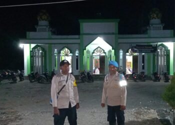Personel Polres Sarmi dan Polsek Jajaran Intensifkan Pengamanan Sholat Tarawih