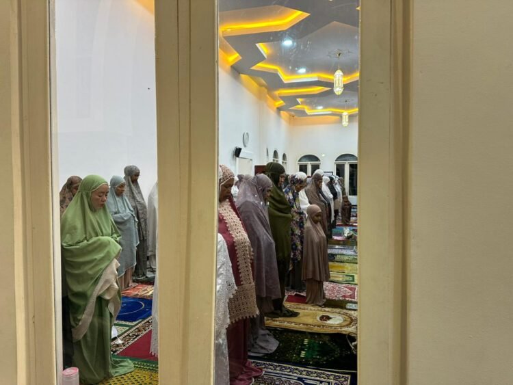Pengamanan Sholat Tarawih di Masjid Al-Ihsan Polres Jayawijaya Berlangsung Aman dan Khusyuk