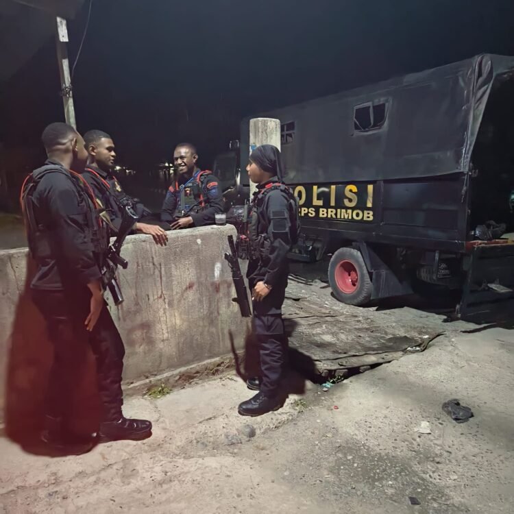 Polsek Jajaran Polres Jayawijaya Amankan Sholat Tarawih di Masjid Al Mustaqim Jibama