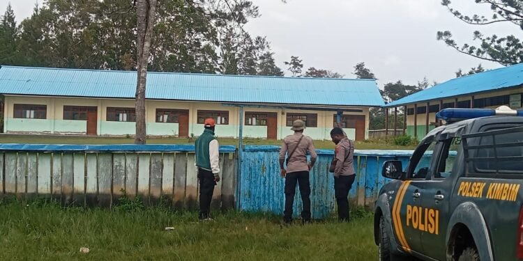 Polsek Asologaima Respons Cepat Pemalangan SD Inpres Muliama