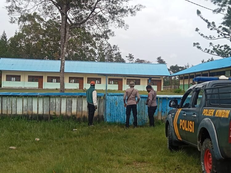 Polsek Asologaima Respons Cepat Pemalangan SD Inpres Muliama