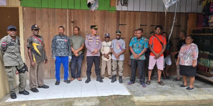 Dispenda Kabupaten Sarmi Resmikan dan Serahkan Pos Satkamling kepada warga binaan bhabinkamtibmas kelurahan mararena