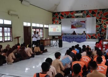 Wujudkan Sarmi Bersih dan Asri, Kapolres Hadiri Karya Bhakti Program Presiden