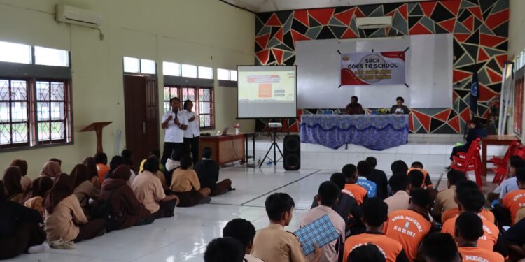 Wujudkan Sarmi Bersih dan Asri, Kapolres Hadiri Karya Bhakti Program Presiden