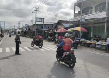 Hadir di Jam Rawan, Sat Lantas Polres Sarmi Jaga Kelancaran Arus Lalu Lintas Jelang Berbuka