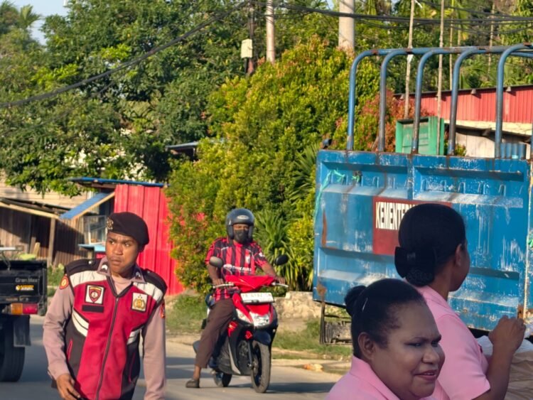 TURJAWALI Ramadan, Sat Samapta Polres Sarmi Intensifkan Patroli Masjid dan Pasar