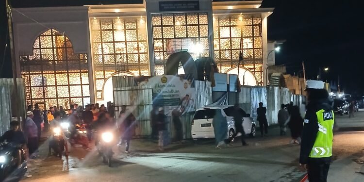 Polres Jayawijaya Amankan Pelaksanaan Sholat Tarawih Di Masjid Jami Al-ihsan Wamena