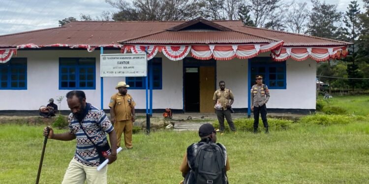 Polsek Bolakme Amankan Sosialisasi Listrik Gratis di Distrik Bolakme