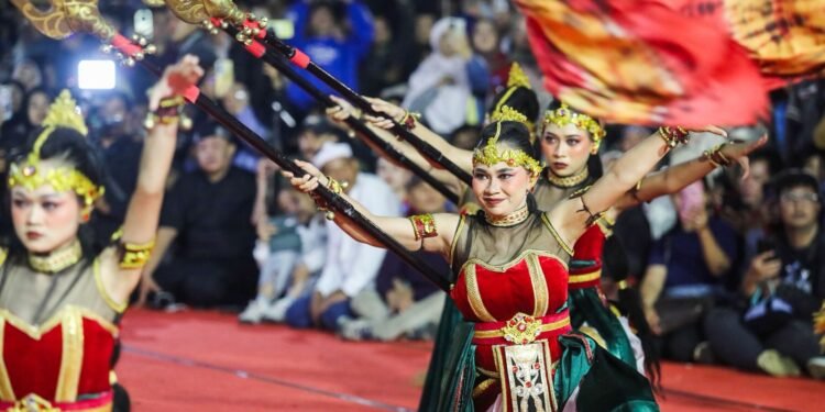 Kirab Milangkala Tatar Sunda, Nuansa Budaya Semarakkan Bandung