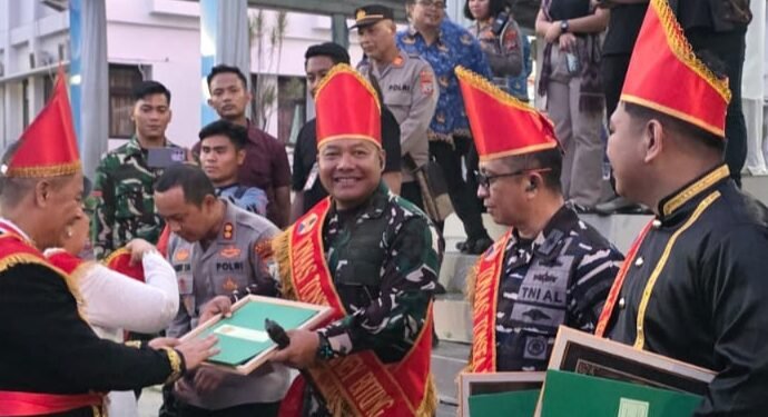Dandim 1310/Bitung Terima Pengukuhan Gelar Adat Tonsea Minahasa